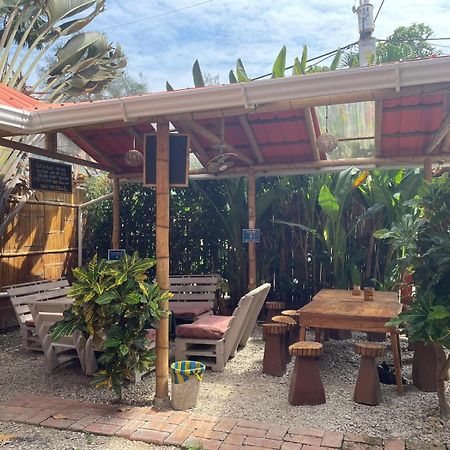 Esperanto Bed & Breakfast Surf Hostel Montanita Bagian luar foto