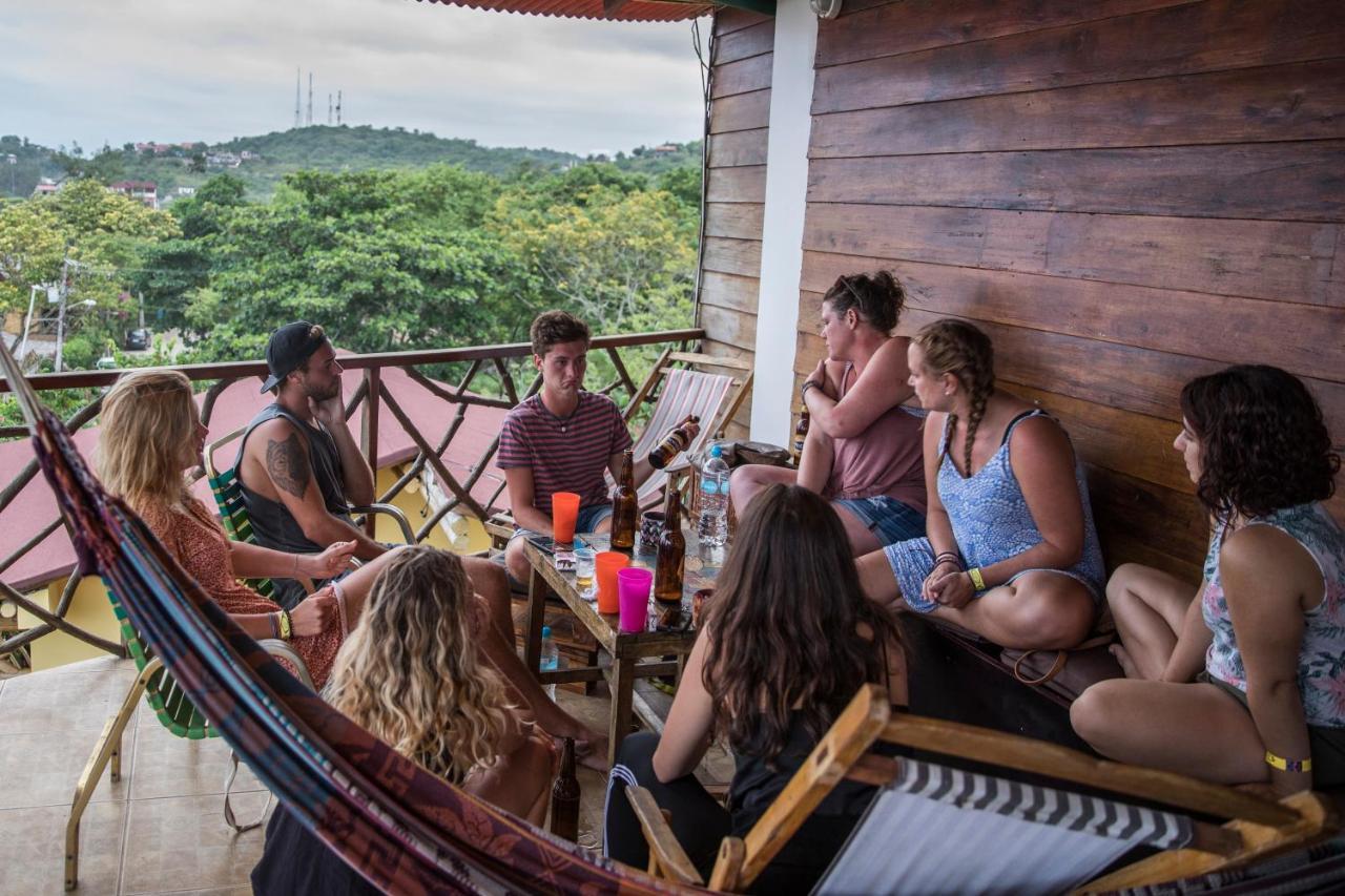 Esperanto Bed & Breakfast Surf Hostel Montanita Bagian luar foto