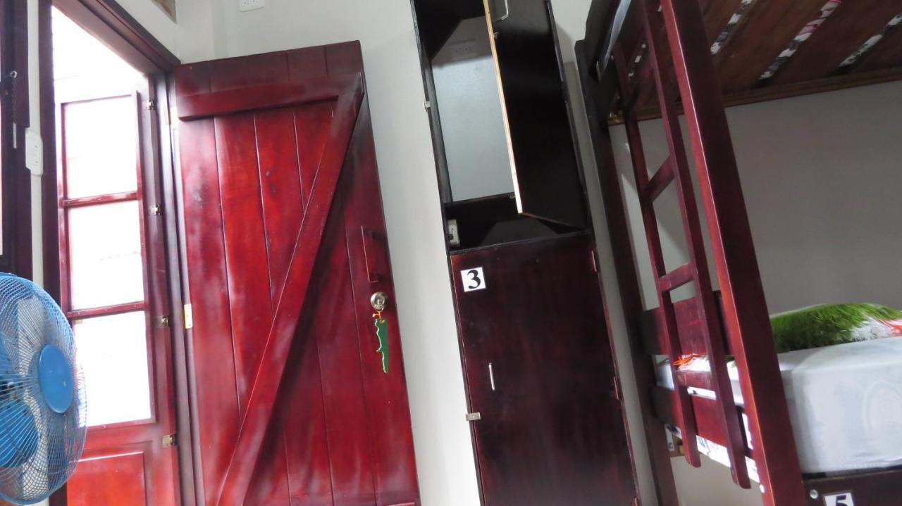Esperanto Bed & Breakfast Surf Hostel Montanita Bagian luar foto