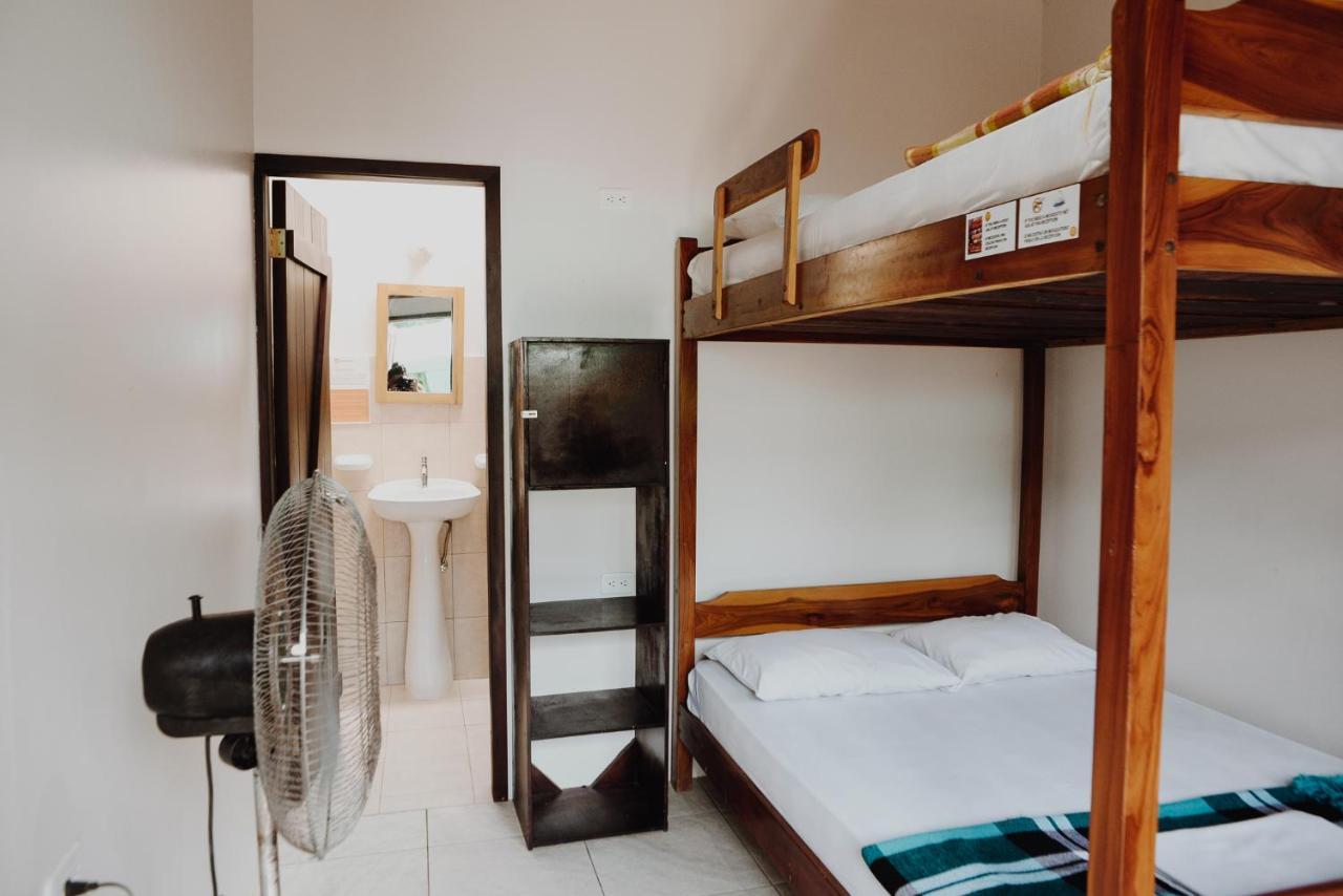 Esperanto Bed & Breakfast Surf Hostel Montanita Bagian luar foto