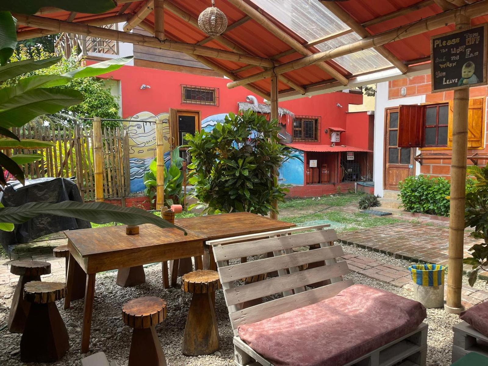Esperanto Bed & Breakfast Surf Hostel Montanita Bagian luar foto